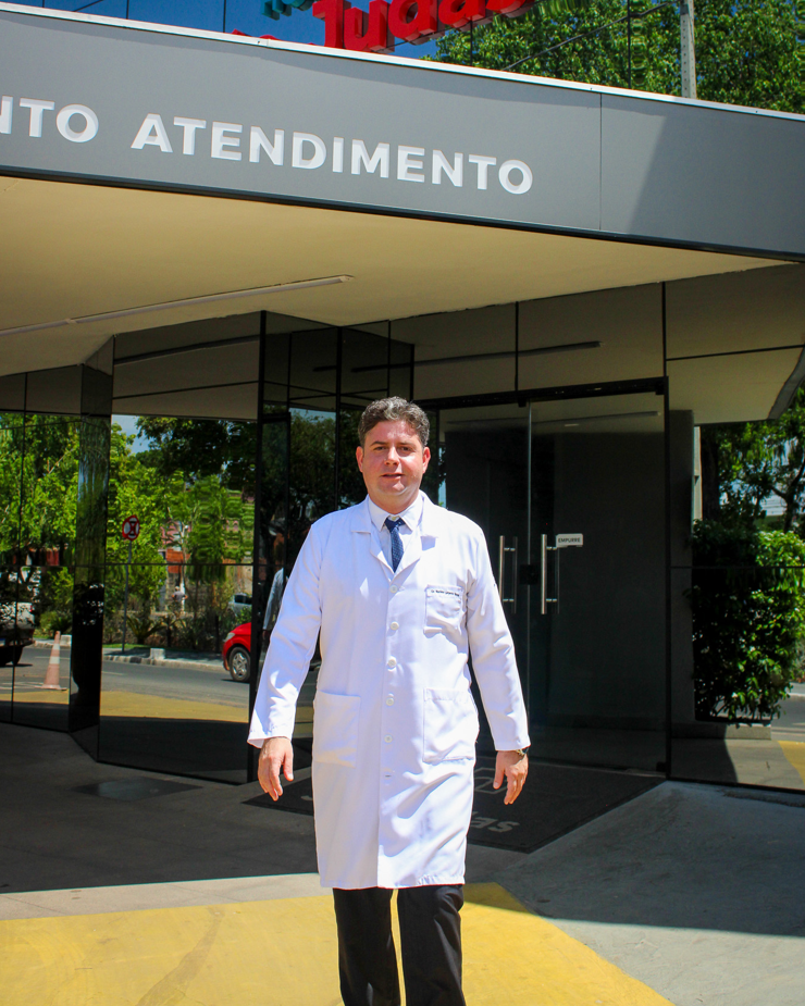 Dr. Matheus Gasparato